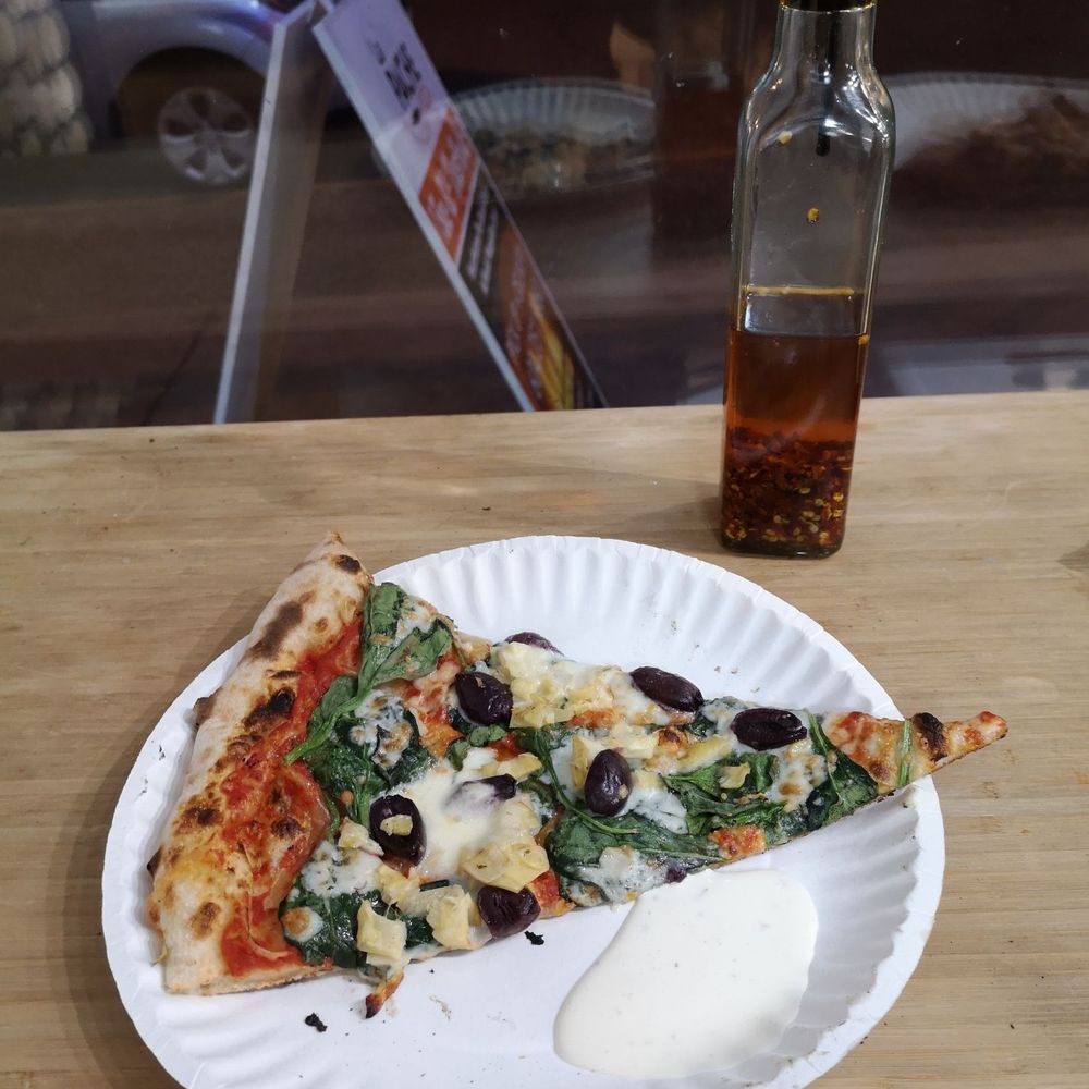 Artichoke hearts, black olives and spinach Artichoke hearts, black olives and spinach