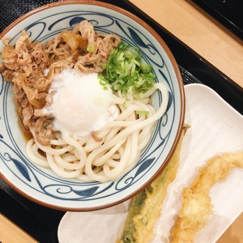 Marugame Udon - 9 regular hot with zucchini and shrimp tempura - Japanese Near Me - Costa Mesa, California