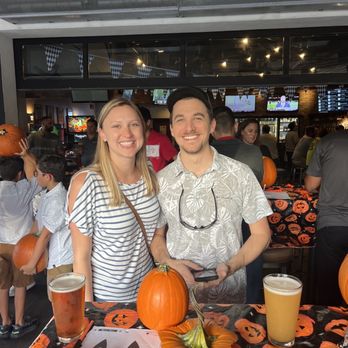 Bottlenose Brewing - Gastropubs Near Me - Jacksonville, Florida