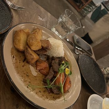 Alora - Shaking beef - Peruvian Near Me - Houston, Texas Alora - Shaking beef - Peruvian Near Me - Houston, Texas