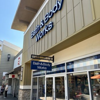 San Francisco Premium Outlets - Outlet Stores Near Me - Livermore, California San Francisco Premium Outlets - Outlet Stores Near Me - Livermore, California