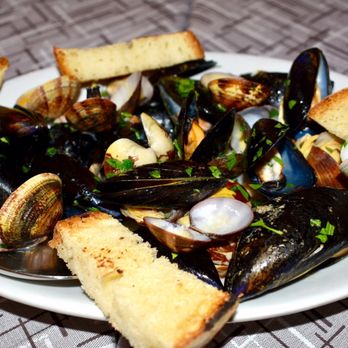 Su e Giu Cucina Romana - Clam and Mussels - Italian Near Me - Rome, RM Su e Giu Cucina Romana - Clam and Mussels - Italian Near Me - Rome, RM