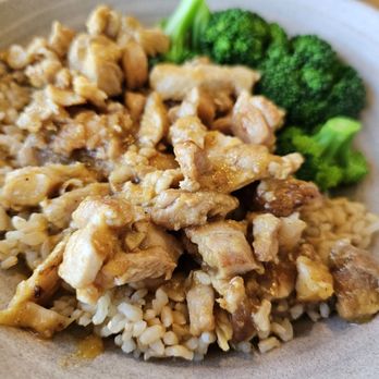 B Nutritious - Orange Chicken and Broccoli over Brown Rice (dark meat) - Salad Near Me - Fountain Valley, California B Nutritious - Orange Chicken and Broccoli over Brown Rice (dark meat) - Salad Near Me - Fountain Valley, California