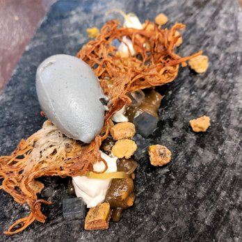 Maní - Maní 09/01/19: Da Lama ao Caos (From Mud to Chaos) – Eggplant, Cheese, Lime Zest, Orange Blossom Gelatin, Pistachio, Sesame Ice Cream, etc - Brazilian Near Me - São Paulo, SP
