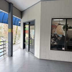 Local Boyz Hawaiian Cafe - Exit