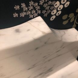Cracked corner that was repaired and not mentioned Cracked corner that was repaired and not mentioned