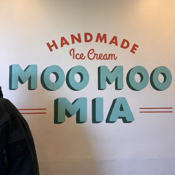 Moo Moo Mia - Outside - Ice Cream & Frozen Yogurt Near Me - Montrose, California