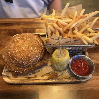 Treadwell Park - UFO Burger - Beer Bar Near Me - New York, New York