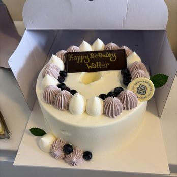 Paris Baguette - Blueberry Chiffon Cake - Coffee & Tea Near Me - New York, New York Paris Baguette - Blueberry Chiffon Cake - Coffee & Tea Near Me - New York, New York