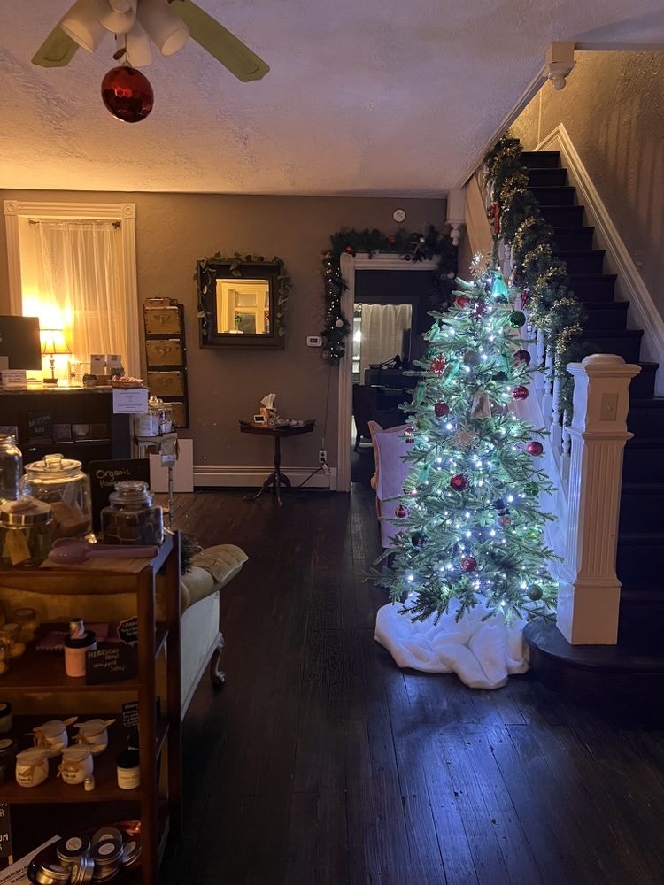 Youthful You Day Spa Logo