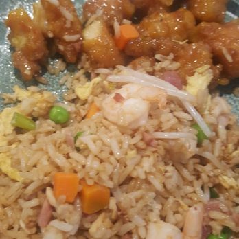 Four Seasons Chinese Restaurant - House fried rice and Lemon chicken big servings. Lemon chicken has a lil smell of funnel cake when you bite into it. - Dim Sum Near Me - Clovis, California Four Seasons Chinese Restaurant - House fried rice and Lemon chicken big servings. Lemon chicken has a lil smell of funnel cake when you bite into it. - Dim Sum Near Me - Clovis, California