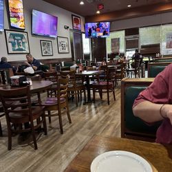 Bob G's Wings and Things - Dining area, clean