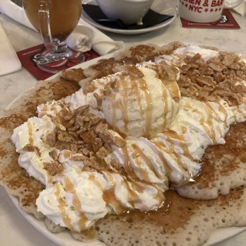 Mom's Kitchen & Bar - Apple cobbler pancakes - Bars Near Me - Astoria, New York Mom's Kitchen & Bar - Apple cobbler pancakes - Bars Near Me - Astoria, New York