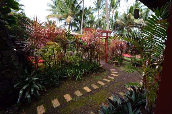 The Bali House & Cottage at Kehena Beach Hawaii by null