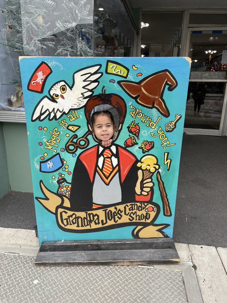 Grandpa Joe's Candy Shop Logo