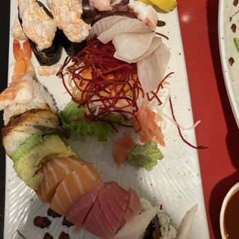 FuZen - Rainbow Roll, Scallops Nigiri, Tako (Octopus) Sashimi, Tilapia Sashimi - Sushi Bars Near Me - Toronto, Ontario