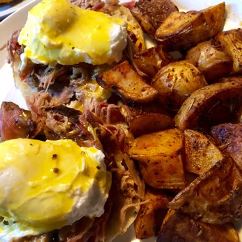 Smoke Shack - Pulled pork Benedict with over hard eggs instead of poached - Barbeque Near Me - Milwaukee, Wisconsin Smoke Shack - Pulled pork Benedict with over hard eggs instead of poached - Barbeque Near Me - Milwaukee, Wisconsin