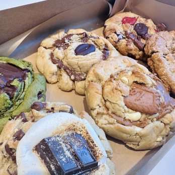 Fleurs et Sel - Variety of Cookies - Bakeries Near Me - Los Angeles, California