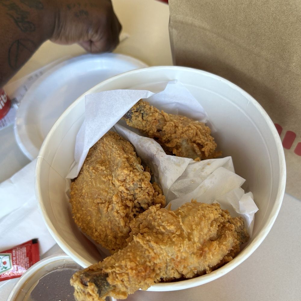 Jollibee - 6 piece - Fast Food Near Me - Virginia Beach, Virginia Jollibee - 6 piece - Fast Food Near Me - Virginia Beach, Virginia