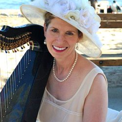 Celtic Harp Music By Anne Roos - Wedding performance photo of harpist Anne Roos