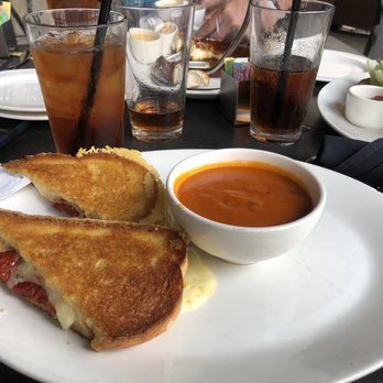 Yard House - Grilled Cheese & Tomato Bisque - New American Near Me - Boca Raton, Florida