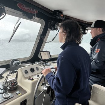 Lighthouse  Excursion - Captain and crew - Boat Tours Near Me