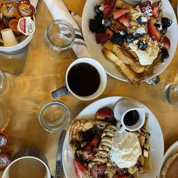 Yolk - Streeterville - Breakfast & Brunch Near Me - Chicago, Illinois