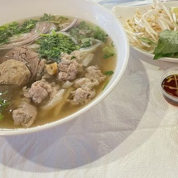 Hing Kee Restaurant - Vietnamese Near Me - Chicago, Illinois