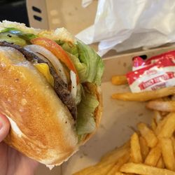 Johnny's BBQ - Cheeseburger and fries