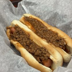 Chili cheese dog