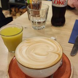 Refectory Kitchen - Latte and ginger and green apple shot