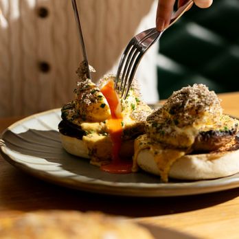 Smith's Bar & Grill - British Near Me - London, XGL Smith's Bar & Grill - British Near Me - London, XGL