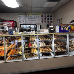 Ak's Donuts - Morning pit stop