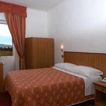 Hotel Umbria - camera matrimoniale con vista - Hotels Near Me - Perugia, PG