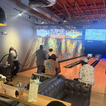 Queen Park Social - Bars Near Me - Charlotte, North Carolina Queen Park Social - Bars Near Me - Charlotte, North Carolina