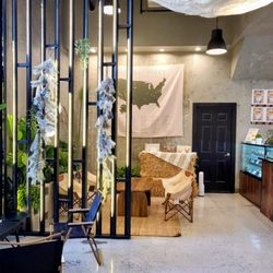 Nice aesthetics and decor.