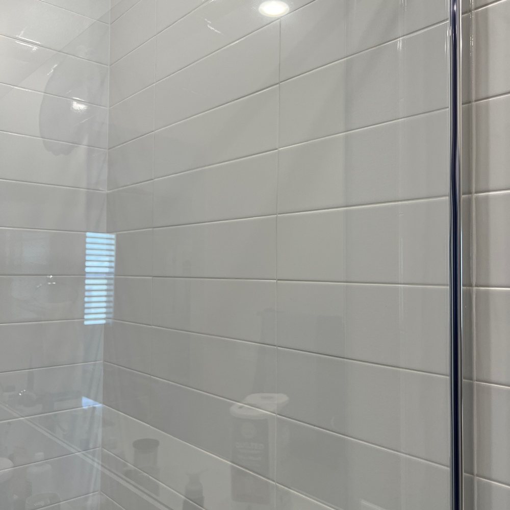 1st Choice Cleaning - Clean shower glass - Home Cleaning Near Me 1st Choice Cleaning - Clean shower glass - Home Cleaning Near Me