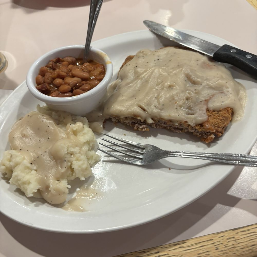 Rustler's Restaurant - Chicken fried steak, baked beans and mashed potatoes with gravy - American Near Me - Tropic, Utah Rustler's Restaurant - Chicken fried steak, baked beans and mashed potatoes with gravy - American Near Me - Tropic, Utah