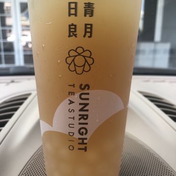 Sunright Tea Studio - Yogurt green tea - Bubble Tea Near Me - Irvine, California