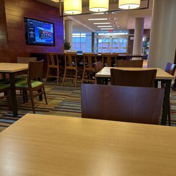 Fairfield Inn & Suites Stroudsburg Bartonsville/Poconos - Breakfast area - Hotels Near Me - Stroudsburg, Pennsylvania Fairfield Inn & Suites Stroudsburg Bartonsville/Poconos - Breakfast area - Hotels Near Me - Stroudsburg, Pennsylvania