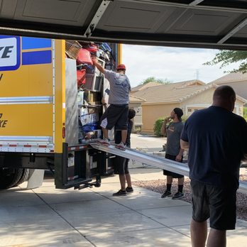 Movers 4 Phoenix - Unloading our Penske truck and moving the items into the proper areas. On time and had great attitudes! - Movers Near Me - Phoenix, Arizona Movers 4 Phoenix - Unloading our Penske truck and moving the items into the proper areas. On time and had great attitudes! - Movers Near Me - Phoenix, Arizona