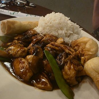 Dynasty - Chicken Mushroom - Chinese Near Me - Cave Creek, Arizona