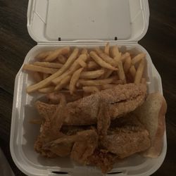 Hook Fish and Chicken - Snapper and wings combo