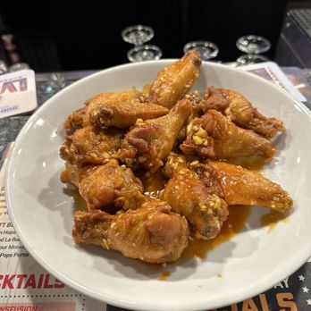 Legends Tavern & Grille - Chicken wings - Sports Bars Near Me - Sunrise, Florida