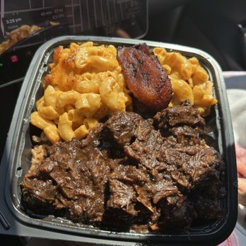 Tev's kitchen - Oxtails with double mac and plantains - Soul Food Near Me - Los Angeles, California Tev's kitchen - Oxtails with double mac and plantains - Soul Food Near Me - Los Angeles, California