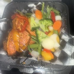 Rehab Sports Bar and Lounge - Salmon and vegetables