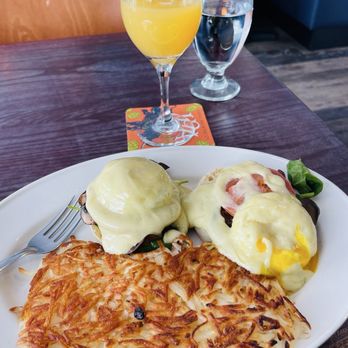 Leela on 8 - Veggie Benedict & Mimosa - Breakfast & Brunch Near Me - New Brighton, Minnesota Leela on 8 - Veggie Benedict & Mimosa - Breakfast & Brunch Near Me - New Brighton, Minnesota