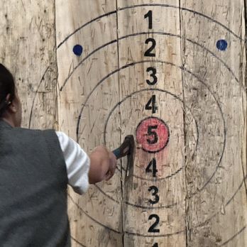 Axeclusive Axe Throwing & VR Lounge - Axe Throwing Near Me - Schiller Park, Illinois