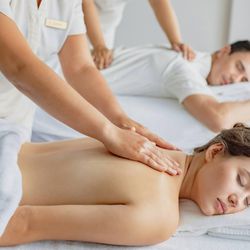 Couples massage
