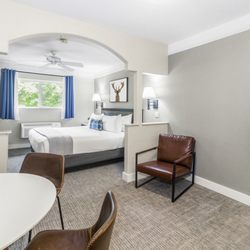 Inn at Mount Shasta - Premier Suite